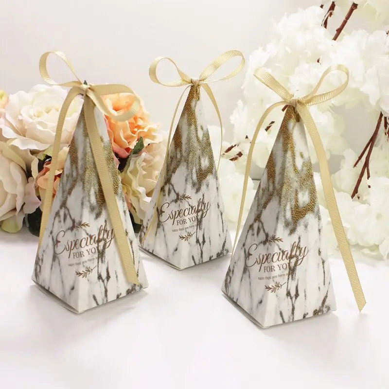 

Emerra 50Pcs Marriage Sugar Box Point Vertebrate Candy Box Table Gift Candy Bag