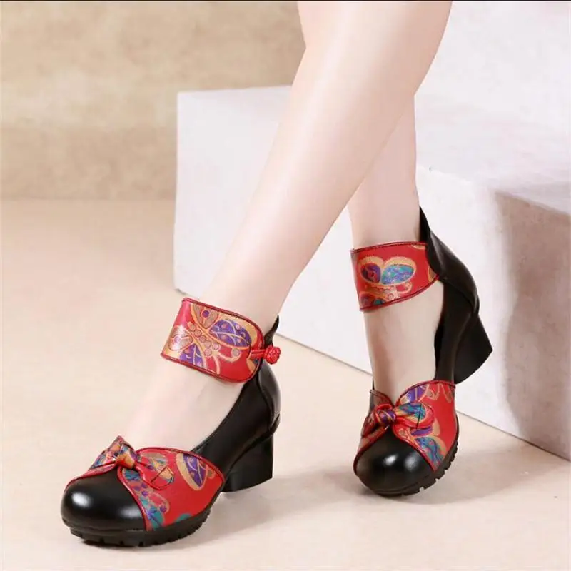 

RUSHIMAN Women Flats Old Mother Female Shoes Genuine Leather Loafers Cowhide Zipper Vintage Casual Ladies Shoes