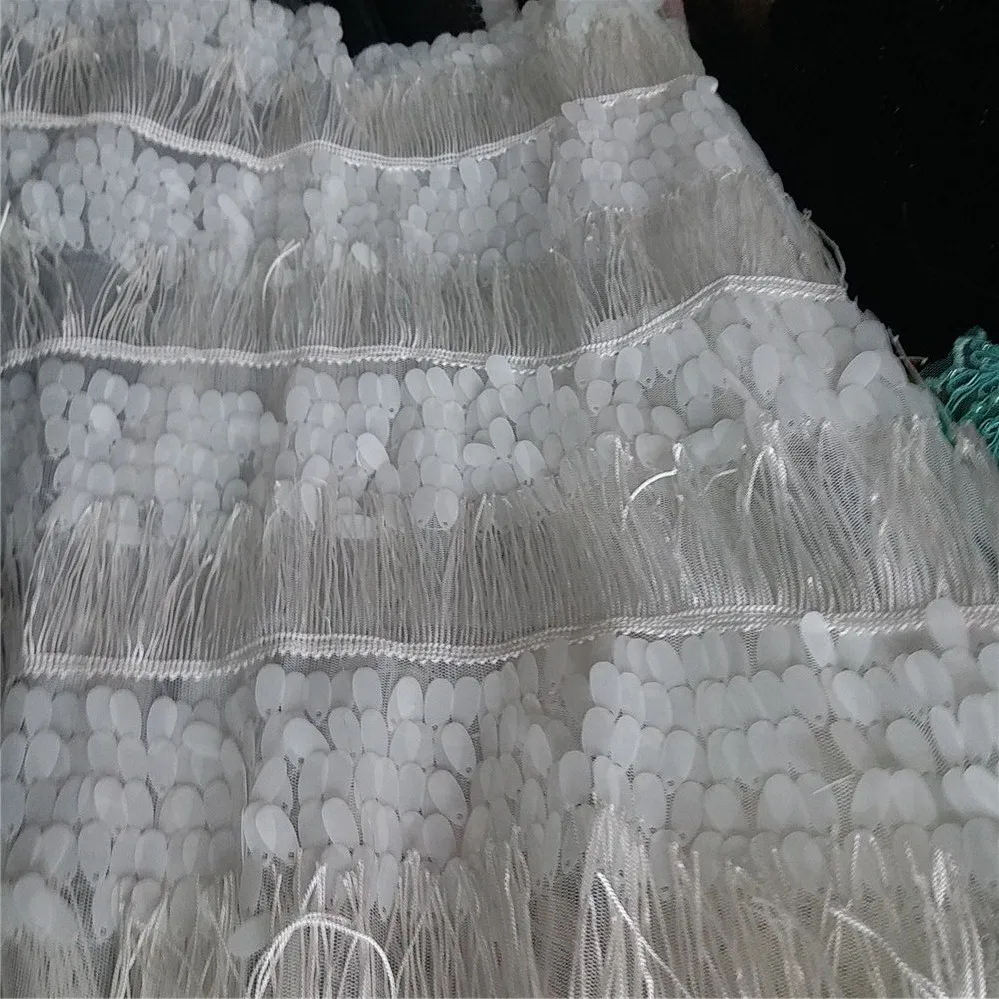 

Новый и модный! Африканская сетчатая кружевная ткань бежевого цвета с большими блестками. Женская сетчатая кружевная ткань