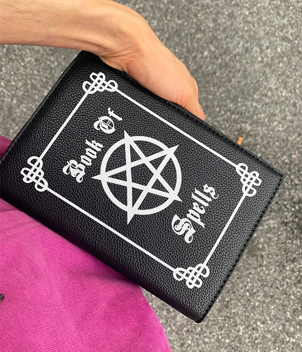 Сумка мессенджер Dark Magic Book черная модная для девушек|Клатчи| |