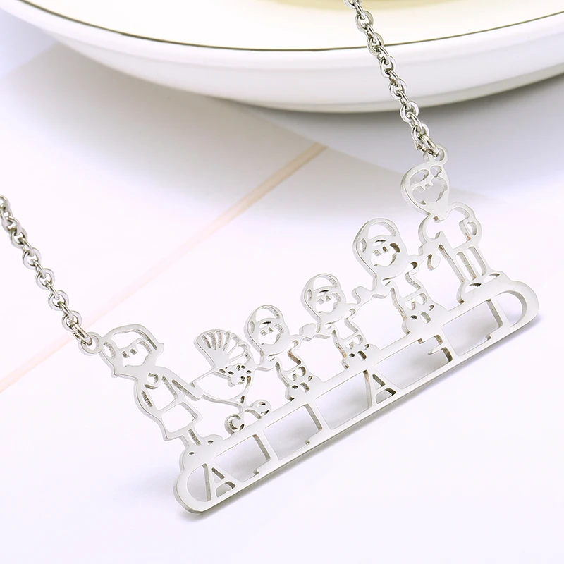 

Silver Color Personalized Custom Family Member Pendant Necklace Father Mother and Babies Name Initial Engrave Commemorative Gift