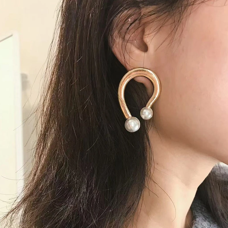 

Fashion Irregular Earring Minimalism U Type Geometric Metal Stud Earrings For Women Simple Exquisite Earrings Jewelry DE141