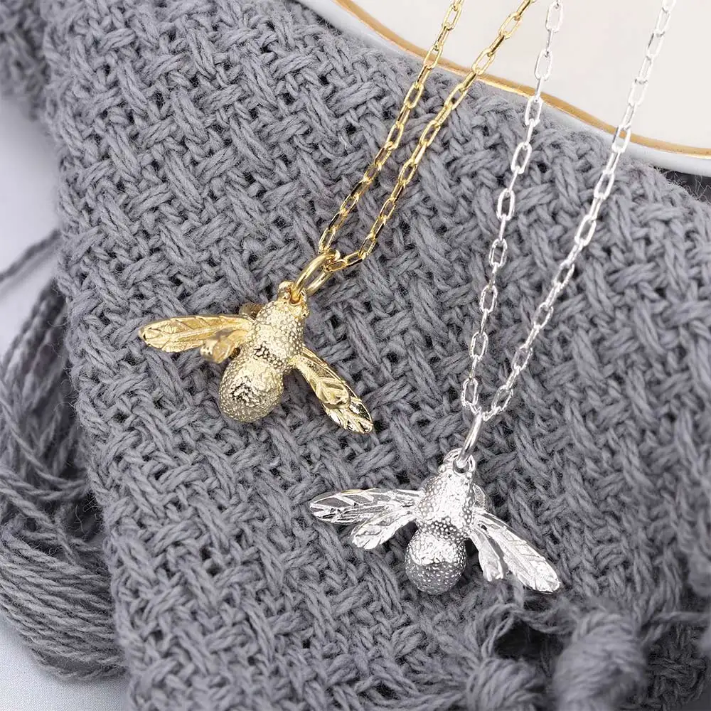 

Fashion New High Quality Cute Bee Necklace Fine Jewelry Silver Gold Color Honey Bee Pendant Necklace For Women Popular