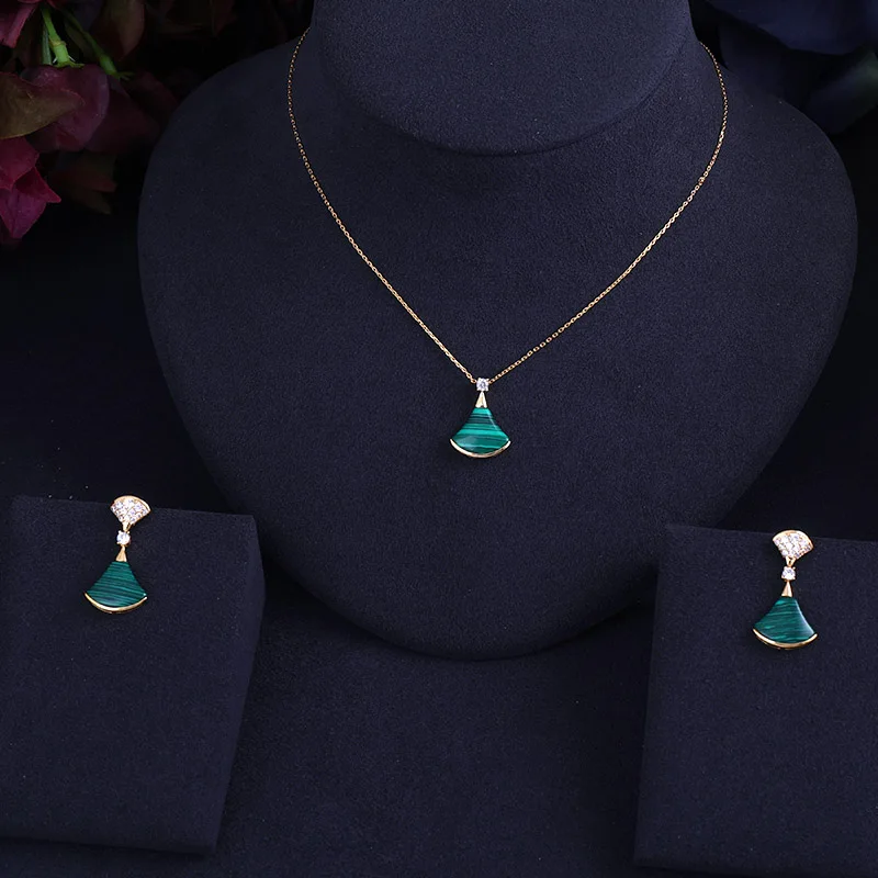 

Newest Luxury Sparking Brilliant Green Zirconia Earring Necklace Set Heavy Dinner Jewelry Set Wedding Bridal Dress Accessories