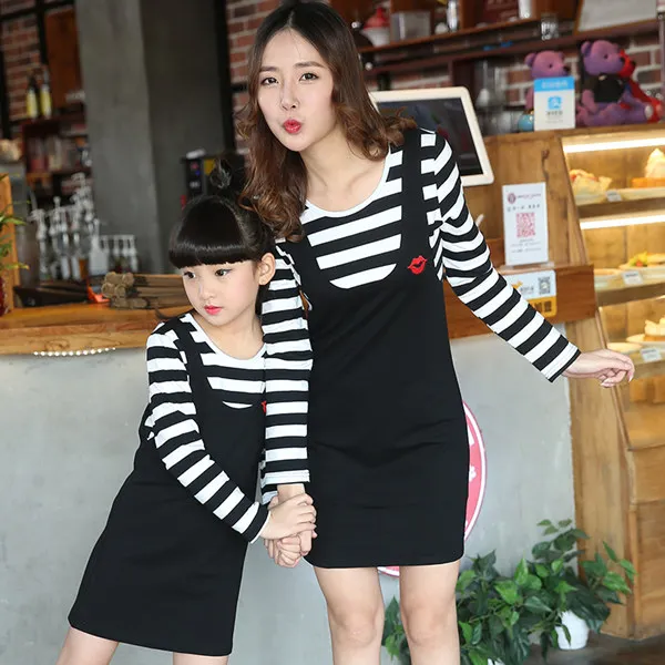 Летние одинаковые платья для мамы и дочки; одежда для мамы и дочки; платье для малышей - Цвет: long sleeve black
