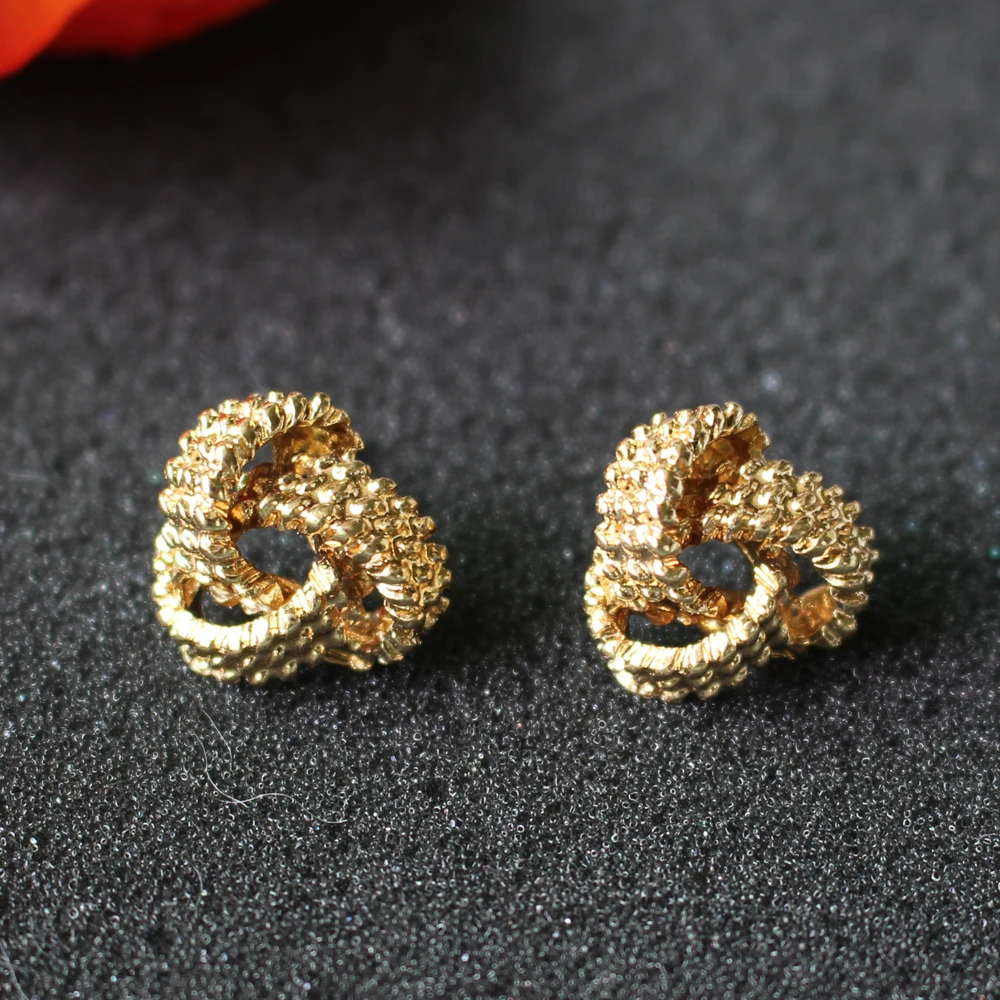 

New Arrival Women Metal Twist Knot Mesh Ball Stud Earrings Triangle Well Made Delicate Geometric Earrings Jewelry For Daily
