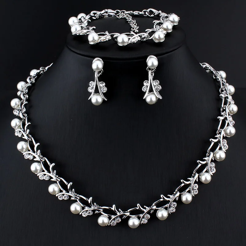 jiayijiaduo-Classic-Imitation-Pearl-necklace-Gold-color-jewelry-set-for-women-Clear-Crystal-Elegant-Party-Gift (1)