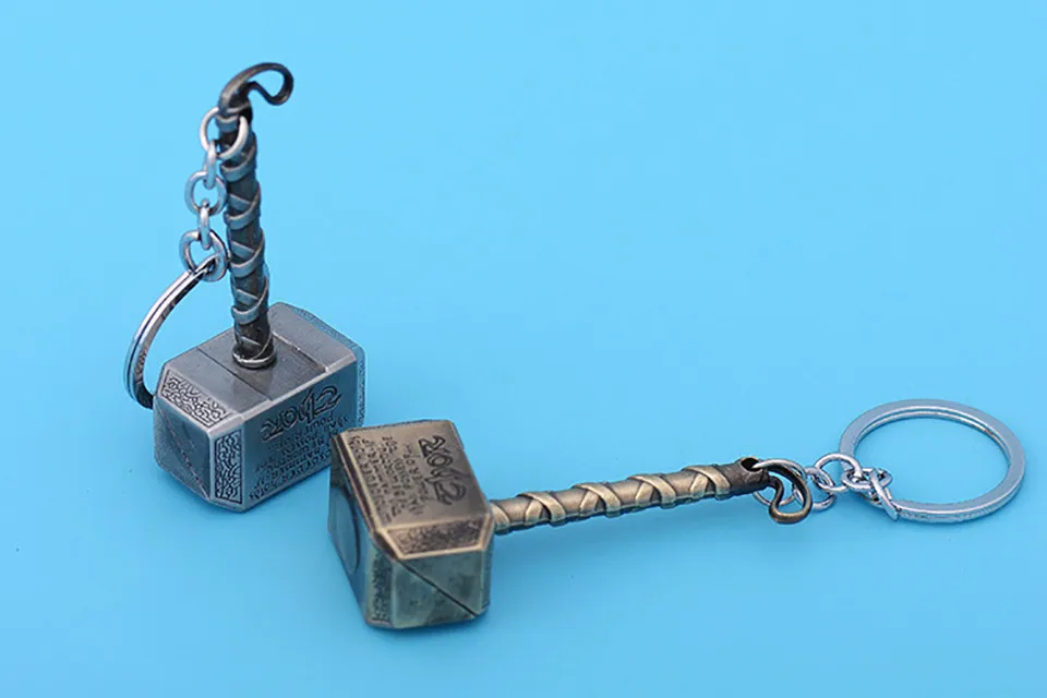 1 pc Vintage Thor Hammer Keychains Avengers for Men Key Rings Movie Key Holder Thor The Dark World Key Finder Bags Key Chain (7)