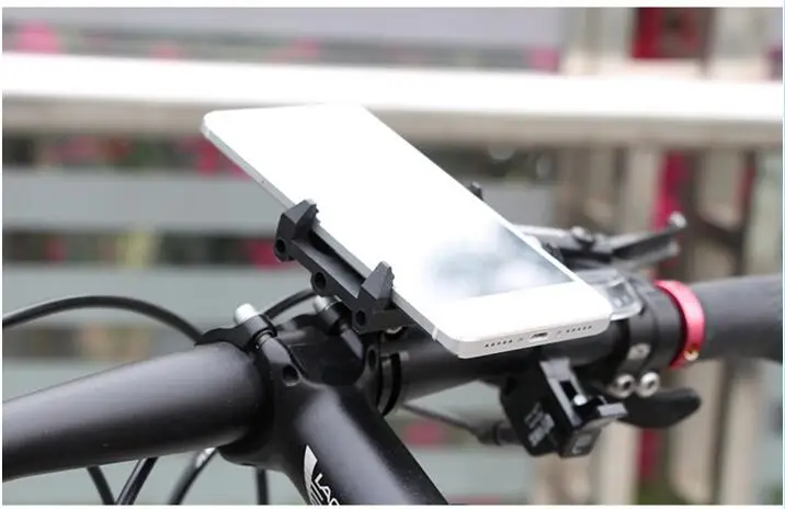

GUB G-83 Anti-Slip Universal Bicycle Bike 3.5-6.2inch Phone Holder Handlebar Clip Stand Mount Bracket For Smart Mobile Cellphone