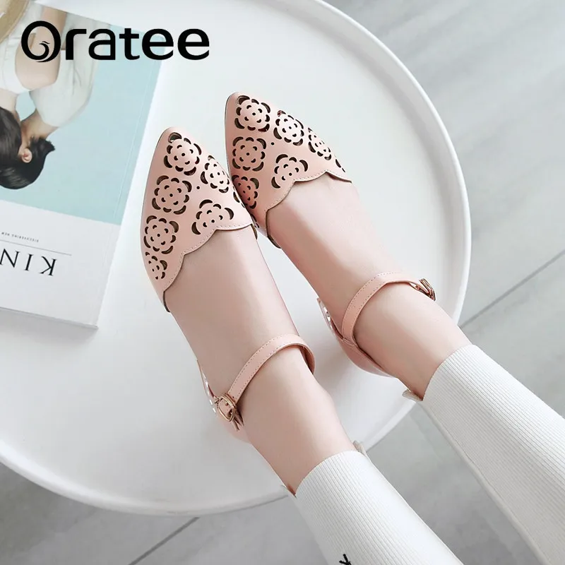 

Sexy Women Buckle Strap Low Heels Pumps Spring Autumn Pointed Toe Openwork flowers Heels Shoes For Woman Ladies Single Shoes Blu