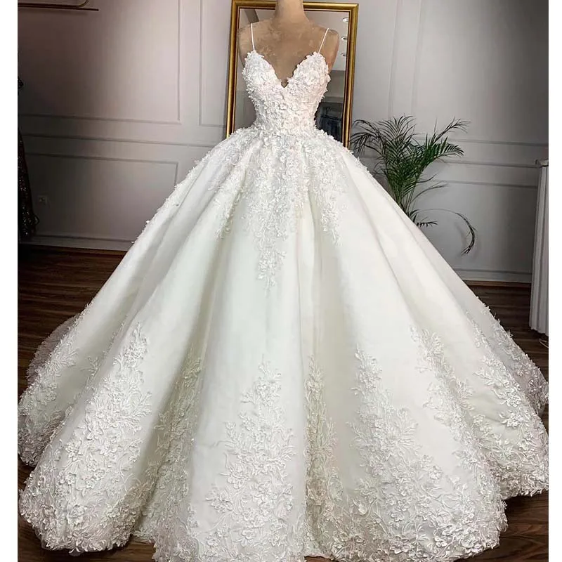 

Vintage Lace Floral Ball Gown Wedding Dresses Casamento Romantic V-neck Lace Up Plus Size Wedding Bride Dress Gelinlik