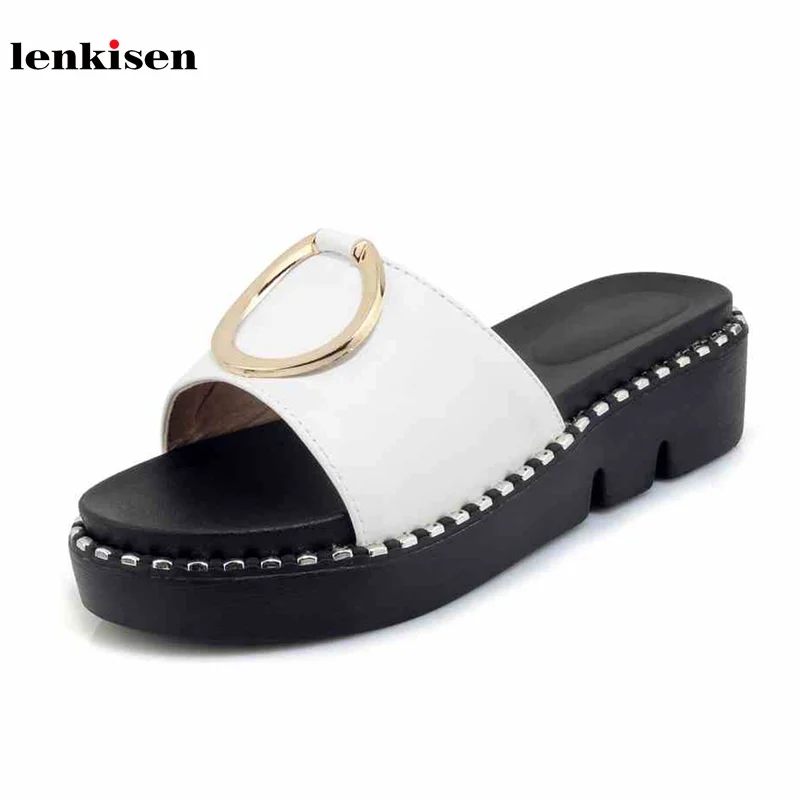 

Lenkisen PU big size platform summer concise style med heel wedges shoes metal decoration solid slip on mules women sandals L9f6