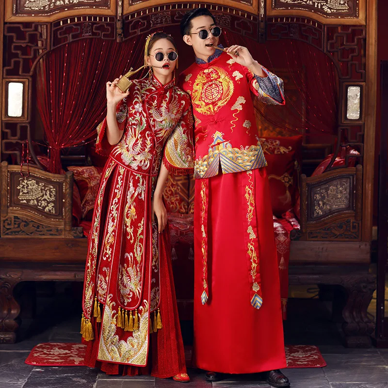 

Chinese traditional Bride clothing pratensis style wedding dress female dragon gown slim cheongsam couple red evening gown robe