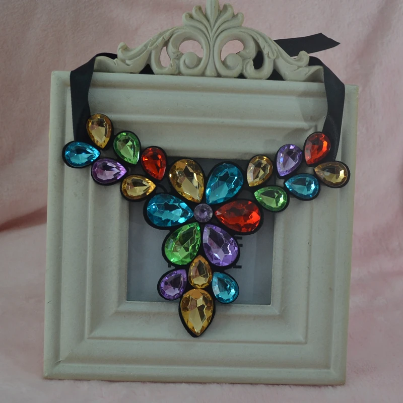 Leanzni короткое эффектное ожерелье и кулон ожерелье, модное женское акриловое ожерелье из полимерной смолы подарочные аксессуары