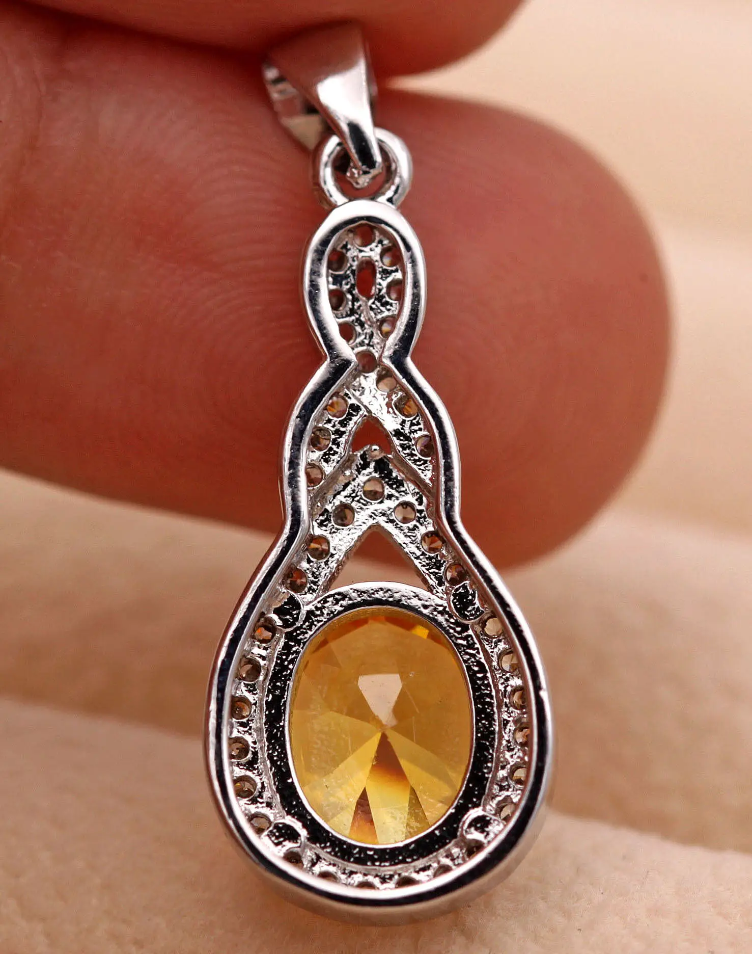 OBS0470_Gold_01 (2)