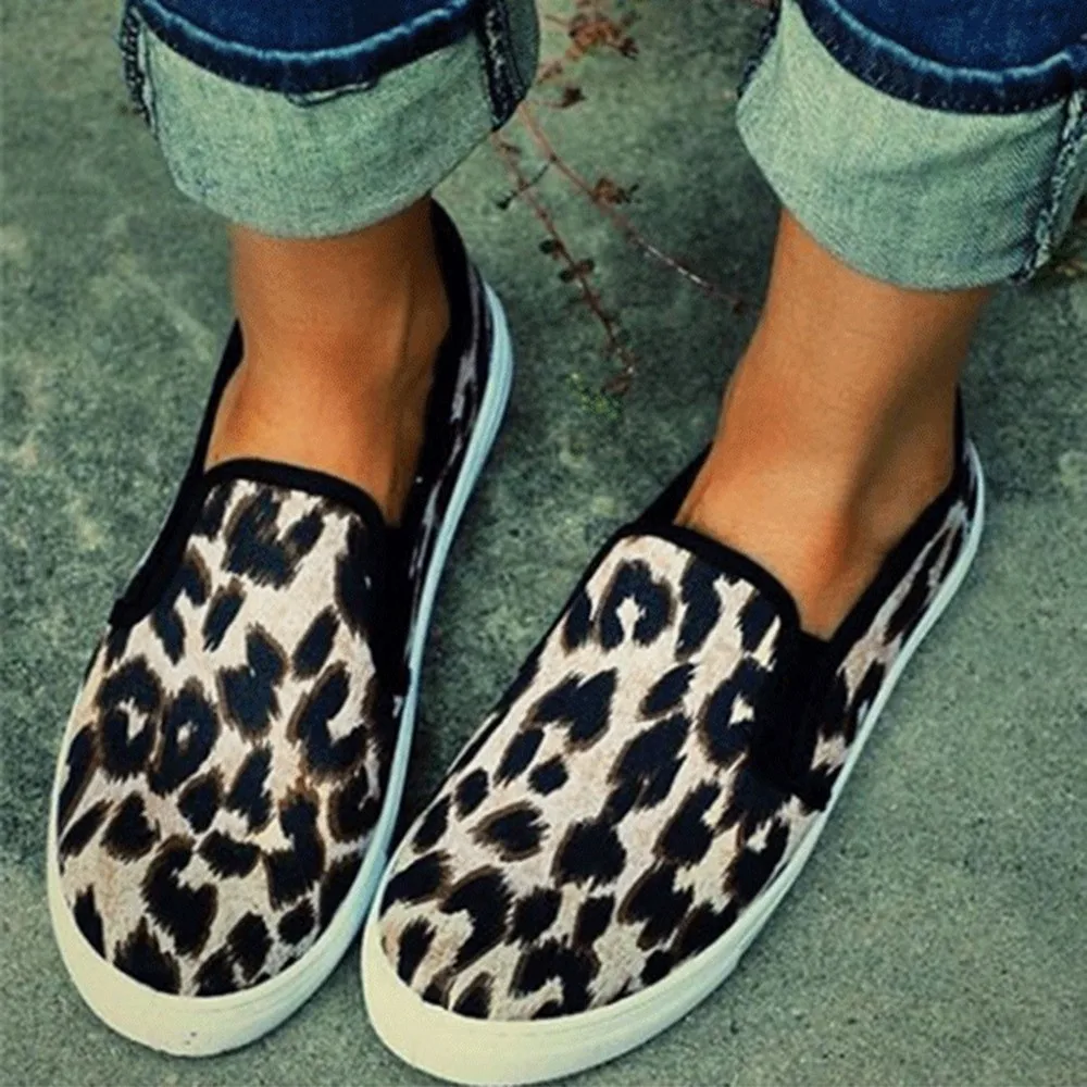 

2019 New Women Fashion Retro Leopard Flock Loafers Lazy Flat Round Toe Casual Shoes Women Hemp Fisherman Flat shoes WF62