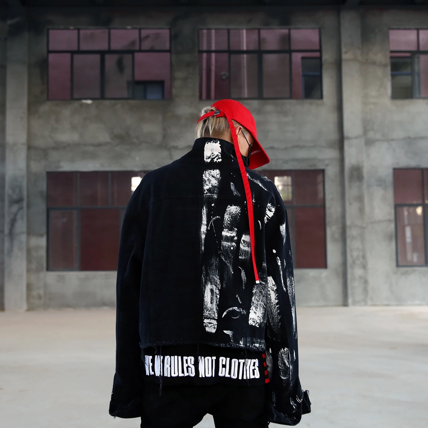 Designer Irregular Hand Painted Ripped Denim Jacket Coat Mens Hip Hop Autumn Outerwear Fashion Black Jean Streetwear Jackets Designer Irregular Hand Painted Ripped Denim Jacket Coat Mens Hip Hop Autumn Outerwear Fashion Black Jean Streetwear Jackets