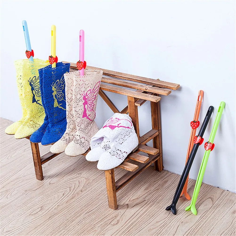

One Piece Practical Strawberry Plastic Boot Rack Shoe Trees Boots Knee High Shoes Clip Support Stand Rack Holder