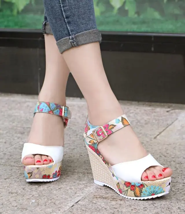 

2017Hot New Fashion Women Sandals Summer Wedges Women's Sandals Platform Lace Belt Bow Flip Flops Open Toe High-heel Size 35-39