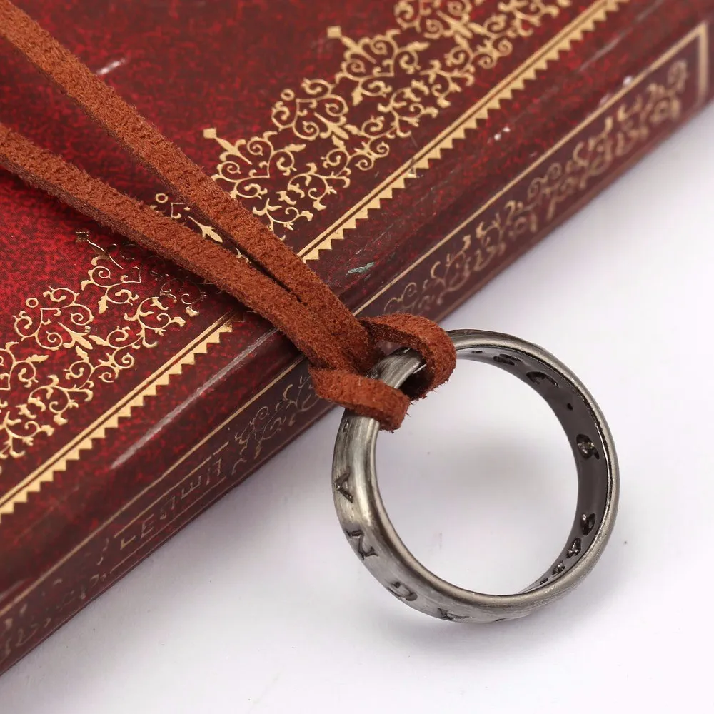 ZIDOM-hot-game-Uncharted4-Drake-ring-pendant-necklace-fashion-cool-necklace-for-unisex-anime-aficionado (2)
