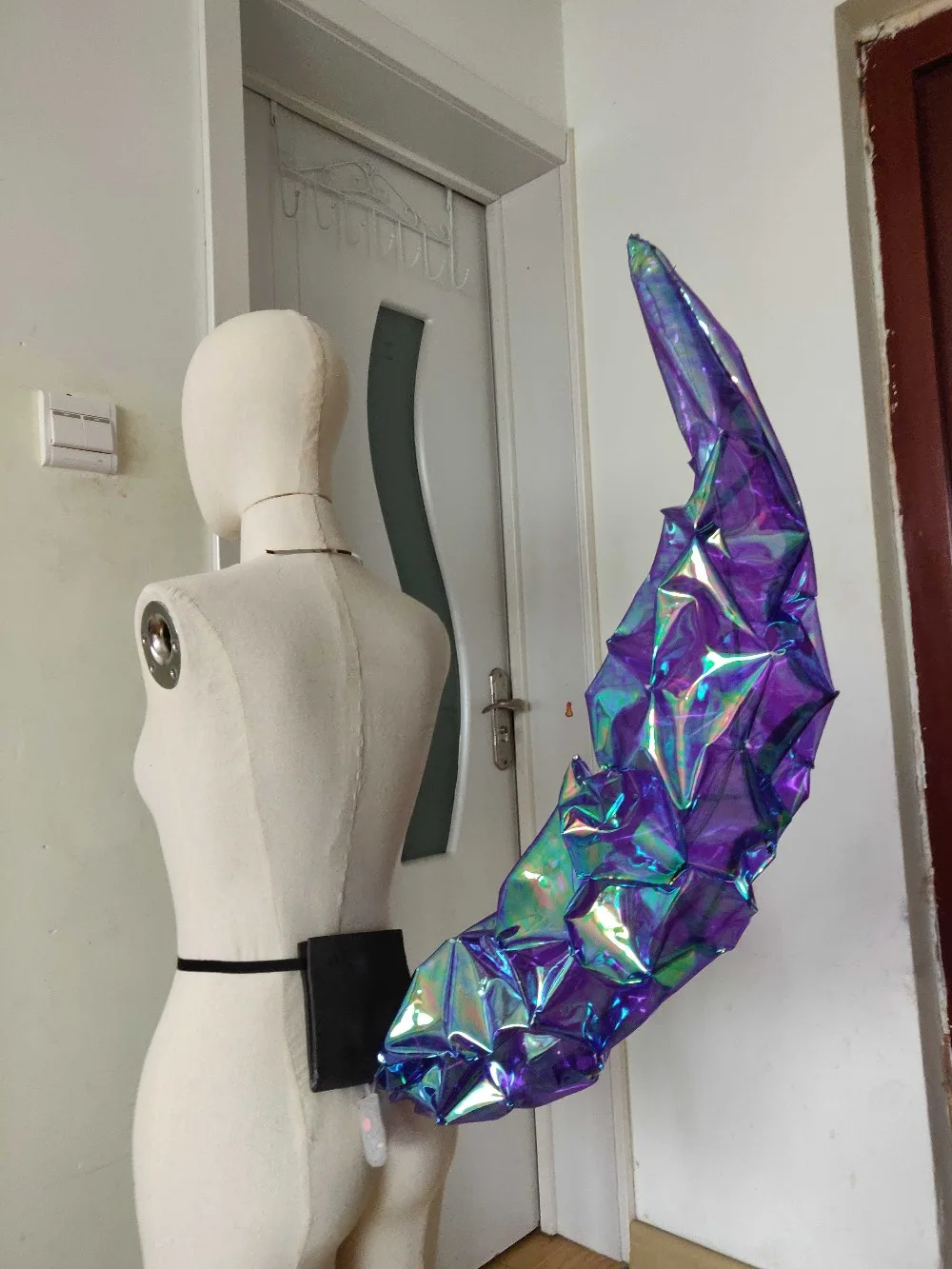 Anime cos 2019 LOL Ahri tail KDA Idol singer new skin kda tails shiny Nine-Tailed Fox Ahri cosplay props luminous tail Anime cos 2019 LOL Ahri tail KDA Idol singer new skin kda tails shiny Nine-Tailed Fox Ahri cosplay props luminous tail