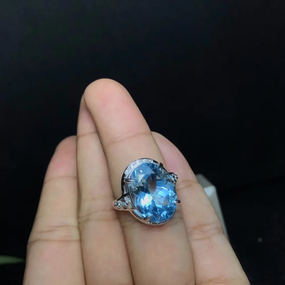 10 carat natural topaz ring, large gemstone color, exquisite craftsmanship, 925 silver inlay 10 carat natural topaz ring, large gemstone color, exquisite craftsmanship, 925 silver inlay