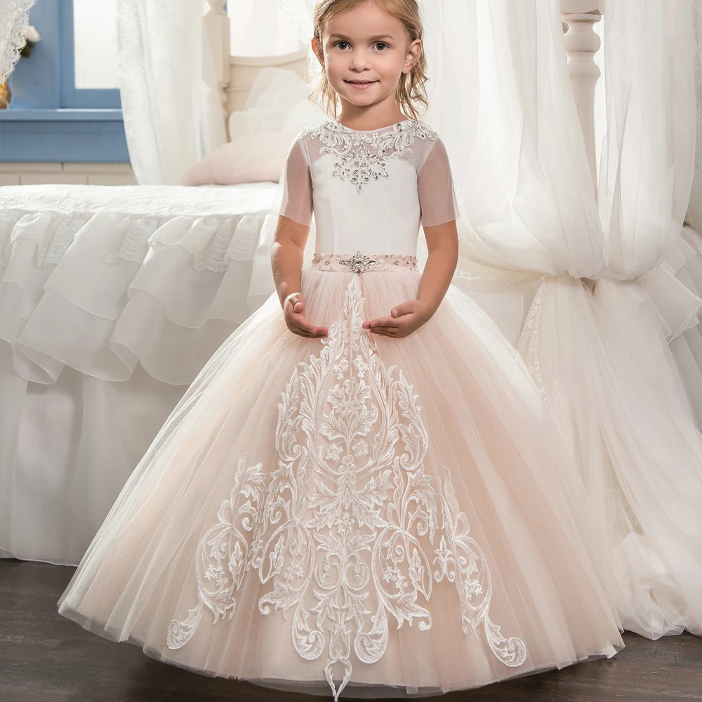 Nieuwe Beige Bloem Meisjes Jurken Kant Applique met Boog Sash Eerste Communie Jurk Baljurken Korte Mouw Custom Made Nieuwe Beige Bloem Meisjes Jurken Kant Applique met Boog Sash Eerste Communie Jurk Baljurken Korte Mouw Custom Made