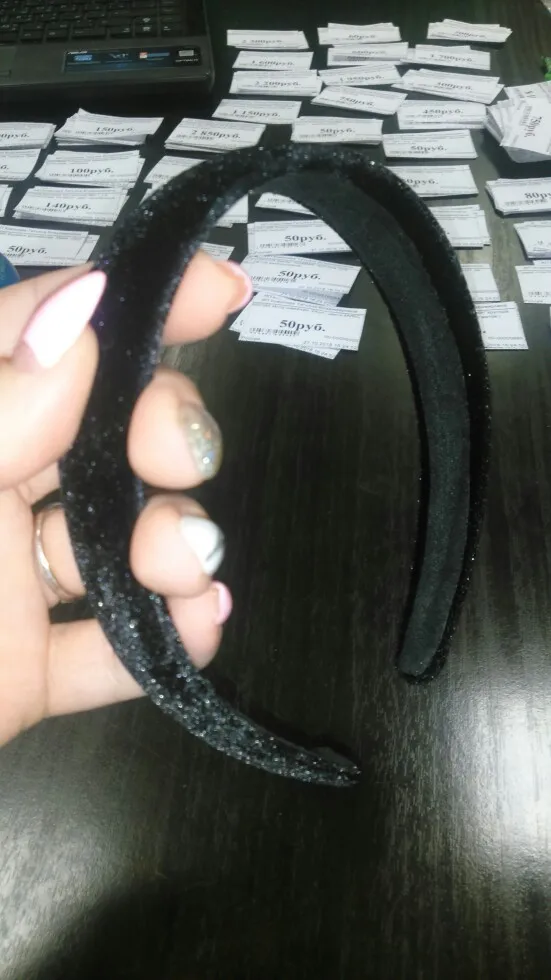 

Stylish Black Grace Padded Velvet Hair Band Like Headband Solid Hair Band For Women And Girls
