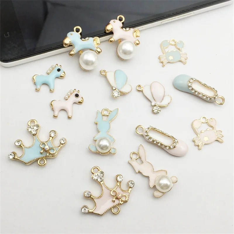 

High quality 5pcs/lot Pearl Rabbit Horse Crown Charms Pendant Jewelry Charms Alloy Animals Charm Metal Bracelet Charms DIY