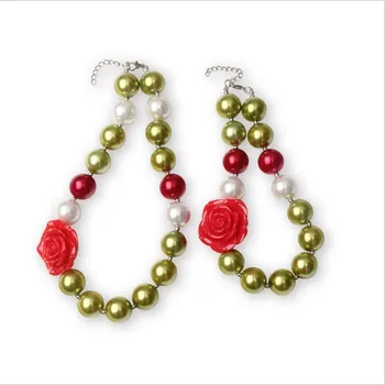 

2 Sets Christmas Red Resin Flowers Decor Red Green Pearls Chunky Gumball Beaded Bubblegum Jewelry for Mom and Baby