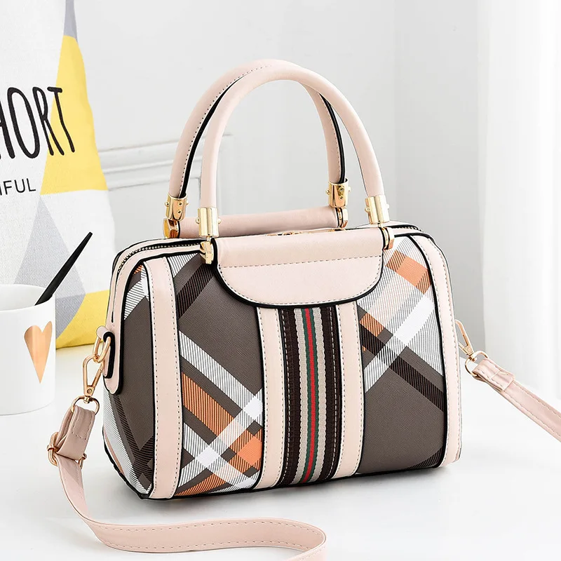 Female bag 2019 summer new fashion handbag large capacity Messenger bag