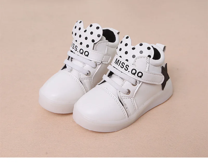 Crianças dos Desenhos Moda Bebê Meninos Meninas Luminosa Sapatos Esportivos Led Lumineus Tênis Animados Não-deslizamento Crianças Casuais Brilhante Estrela 5 High Quality Mamãe e Bebê