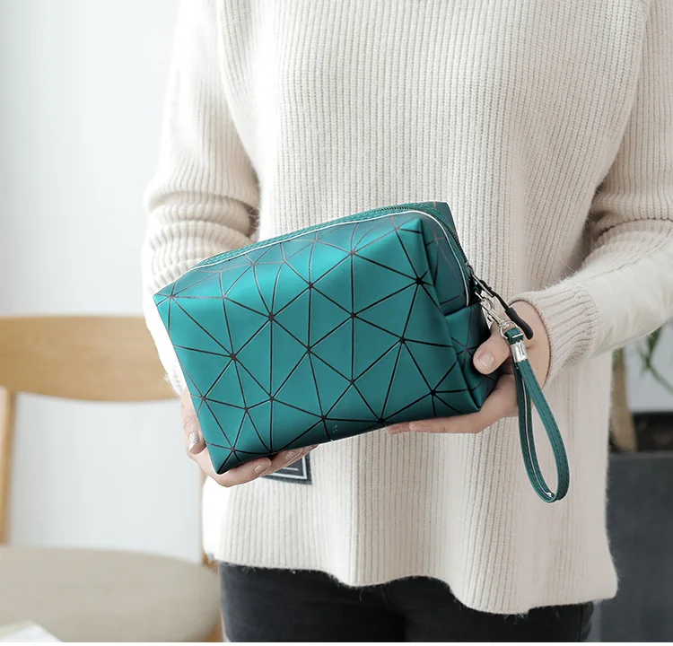 

Artsy Geometric Cosmetic Bag Stylish Makeup Bag Travel Wash Bag Lips Perfumes Bag for Women Mochila
