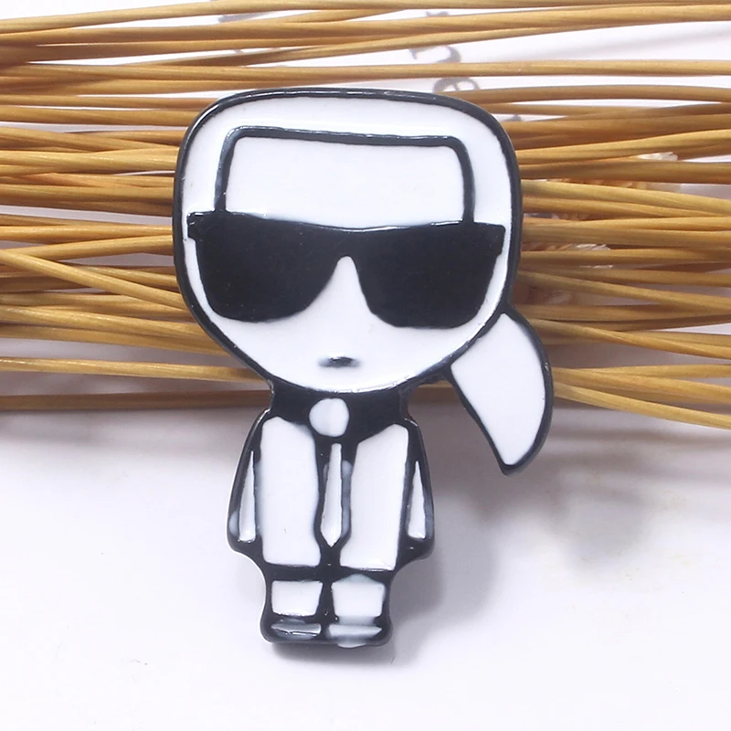 

2019 Cartoon Karl Brooches Celebrity Chibi Enamel Pin Set Cute Simple Man Woman Backpack Costume Pins Jewelry