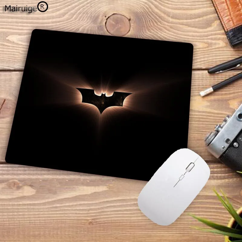 Mairuige большая акция маленький коврик для мыши крутой игровой коврик для мыши с логотипом Бэтмена геймерские игровые коврики размер для 18x22 см для украшения рабочего стола