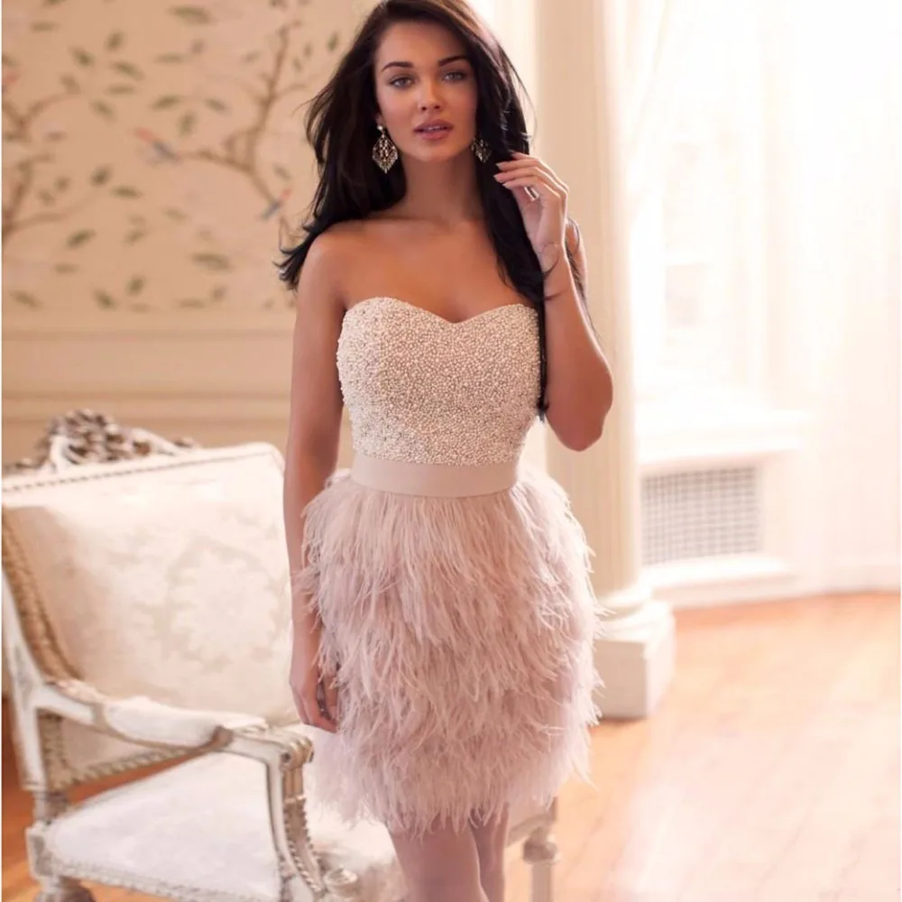Nouveau Designer Chérie Sexy Courte Perles Plumes Robes De Cocktail 2017 Mini Gaine Robes Homecoming Partie