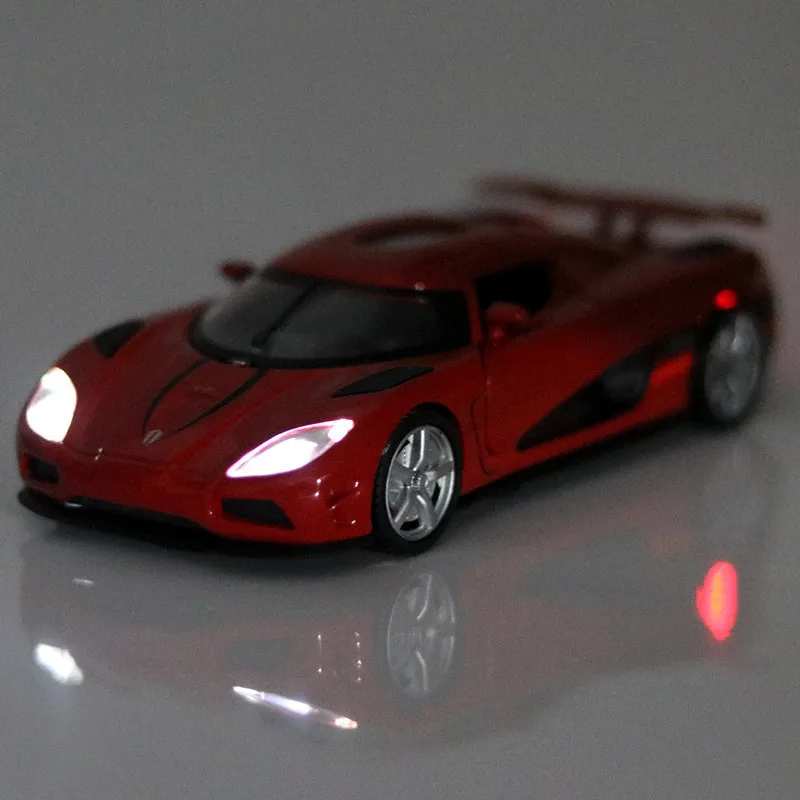 Коробка авто салон девушки самая высокая модель Koenigsegg акусто оптическая Задняя