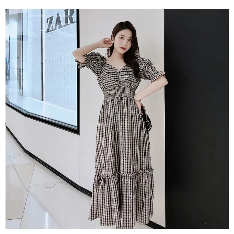

Korea 2019 Summer V neck Puff Sleeve Elastic Waist Plaid Large Size Dress French Vintage Court Wind Pleated Puffy Woman Dress