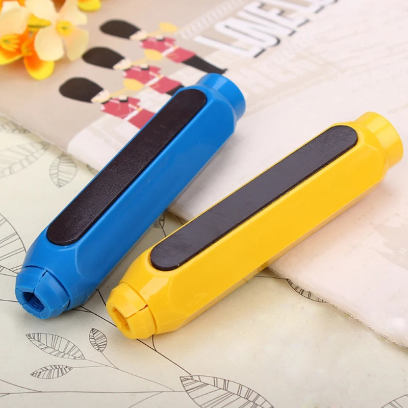 1pcs Dustless Chalk Holders Holder Pen Porta Tiza Chalk Clip