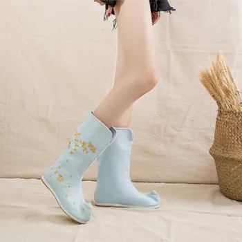 

2018 fall fashion new cotton boots warm comfort leisure anime boots embroidery cherry