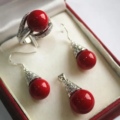 

FREE shipping> >>>>>1Set AAA 12mm Red Shell Pearl Pendant Necklace Earrings Ring Set C05