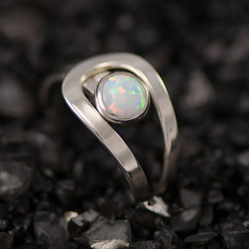 

Movies Jewelry Hollow Out Natural Opal Cat Eye Rings Vampire The Twilight Bella Moonstone Ring For Women Valentine Gift H4X732