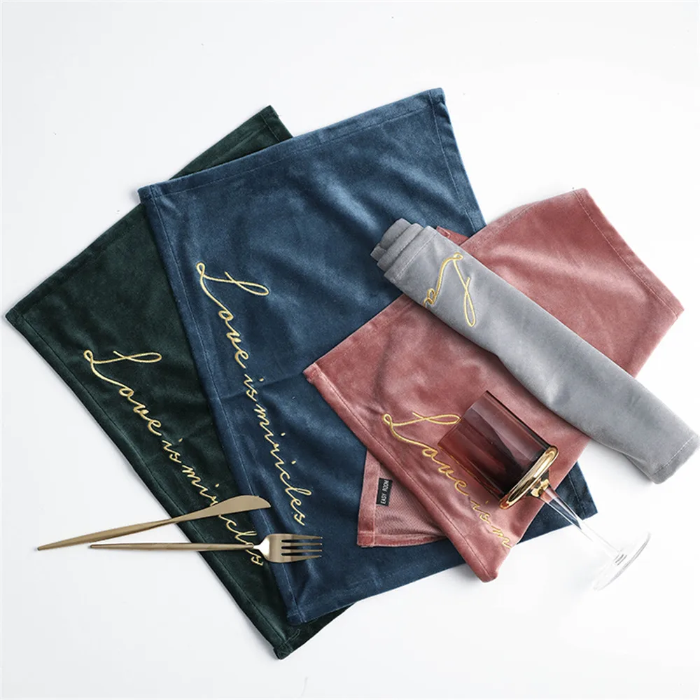 

Luxury Velvet Placemat Gold Silk Embroided Soft Table Mat Heat Insulation Non Slip Placemats Bowl Coaster Home Decoration 1PCS
