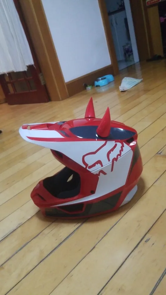 Helmet Devil's Horn Stick a2