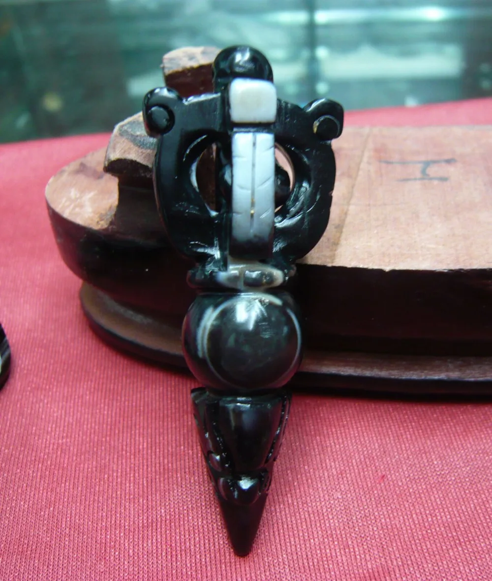 

Magic Power Tibetan Onyx Sharp Tip Dragon Head Faqi Vajra Dorje Pendant Amulet Carving Talisman Treasure