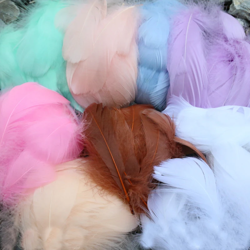 

100pcs 33 colors diy feathers Goose feathers Stage props bouquet garland decoration Wave ball filler wedding dress feathersAC074