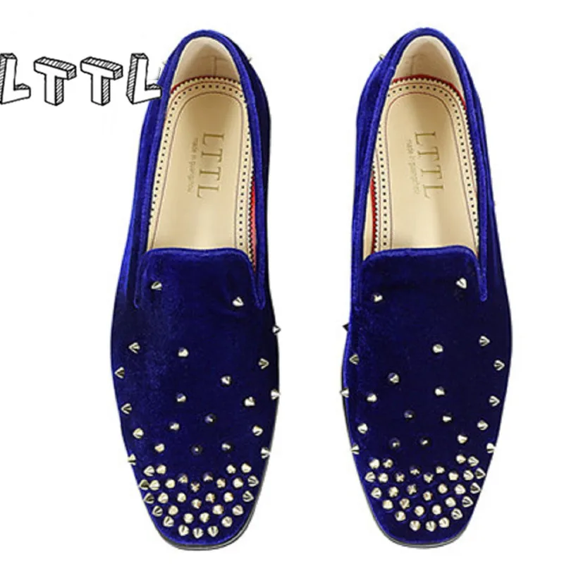 spike casual shoes