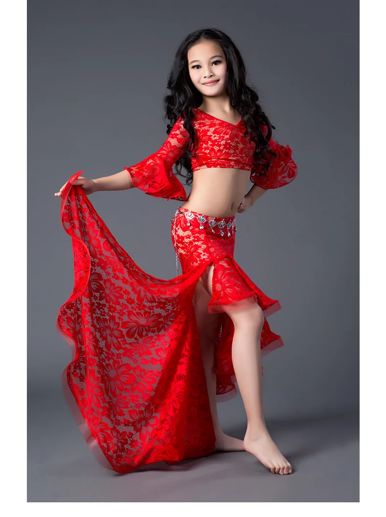 девочка танцует восточный. девочка танцует восточный. восточный костюм. девочка танцует восточный. девочка танцует восточный.