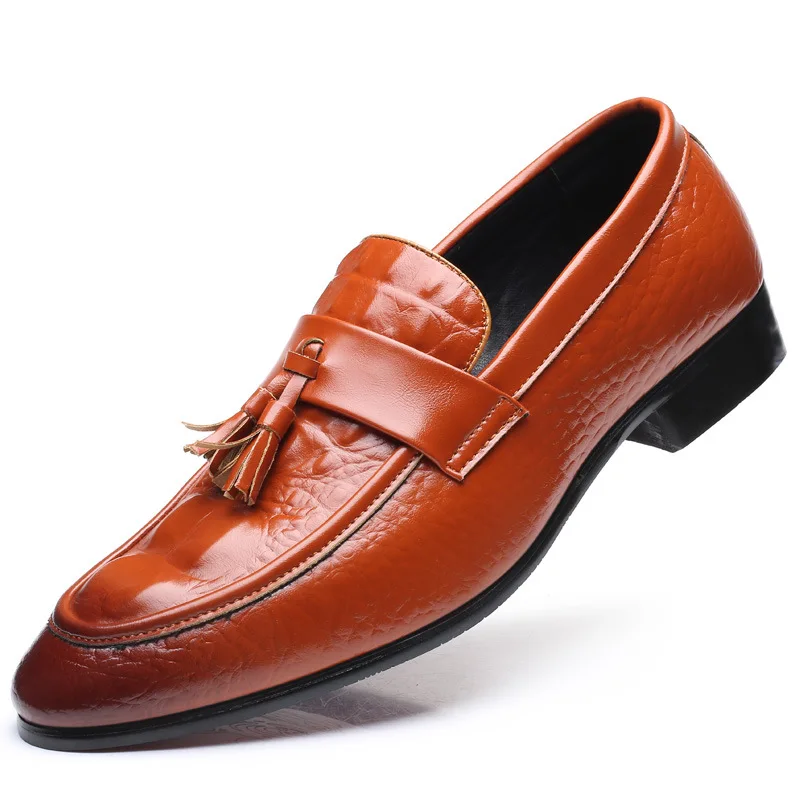 Мужские модельные туфли высококачественные мужские лоферы из искусственной кожи Модные модельные туфли без застежки с кисточками мужские мокасины; большие размеры 38-48 - Цвет: Цвет: желтый