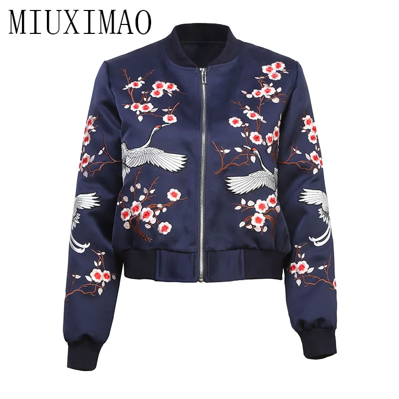Goede Hoge Kwaliteit 2018 Nieuwste Herfst Nieuwe Collectie Europa Style V hals Volledige Mouw Kraan En Bloemen Borduurwerk Zwarte Jas Vrouwen